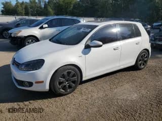 ✅ 2013 Volkswagen Golf TDI w/Sunroof & Nav • VIN: WVWNM7AJ4DW138220 • Lot: 71980285. Wystawiony na Copart z przebiegiem 208 920 mil. Bezpłatny archiwum sprzedaży aukcyjnych z USA i szczegółowy raport historii pojazdu na DreamBid. Zdjęcie 1.