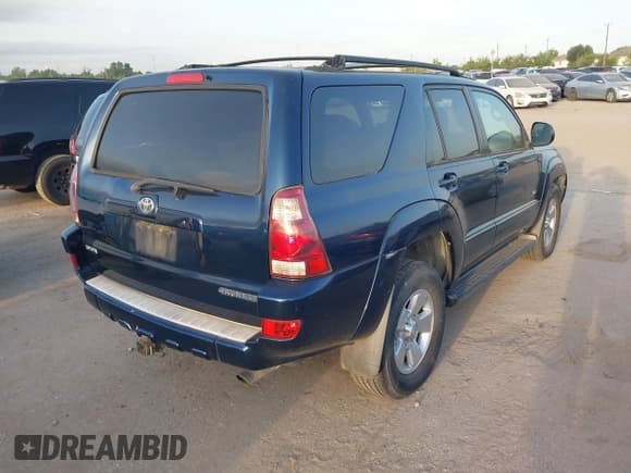 ✅ 2005 Toyota 4Runner SR5 • VIN: JTEZU14R158037993 • Lot: 42964688. Listed on IAAI with 237,771 mi. Free auction sales archive from the USA and detailed vehicle history report at DreamBid. Image 4.