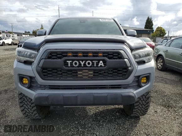 ✅ 2020 Toyota Tacoma TRD Sport • VIN: 3TMCZ5AN4LM327657 • Lot: 84521445. Listed on Copart with 121,213 mi. Free auction sales archive from the USA and detailed vehicle history report at DreamBid. Image 5.