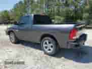 2017 Ram 1500 Tradesman z VIN 3C6JR6AT7HG797058, wystawiony jako Copart lot #51237615 z przebiegiem 141 384 mil mil oraz Szkoda całkowita • Salvage title. Historia ofert i sprzedaży dostępna na DreamBid. Obrazek 2.