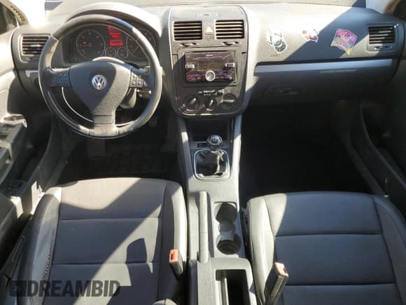 ✅ 2006 Volkswagen Jetta Edition • VIN: 3VWCT81K06M853486 • Lot: 86832795. Wystawiony na Copart z przebiegiem 261 870 mil. Bezpłatny archiwum sprzedaży aukcyjnych z USA i szczegółowy raport historii pojazdu na DreamBid. Zdjęcie 8.