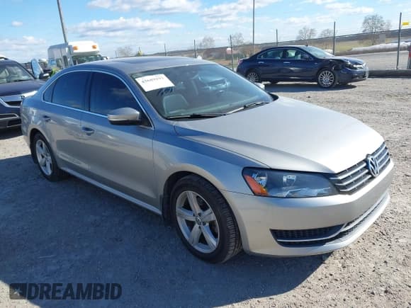 ✅ 2013 Volkswagen Passat SE • VIN: 1VWBN7A35DC044394 • Lot: 43689293. Listed on IAAI with 74,727 mi. Free auction sales archive from the USA and detailed vehicle history report at DreamBid. Image 1.