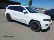 2020 Jeep Grand Cherokee Altitude z VIN 1C4RJEAG0LC245039, wystawiony jako IAAI lot #43335958 z przebiegiem 37 357 mil mil oraz . Historia ofert i sprzedaży dostępna na DreamBid. Obrazek 1.