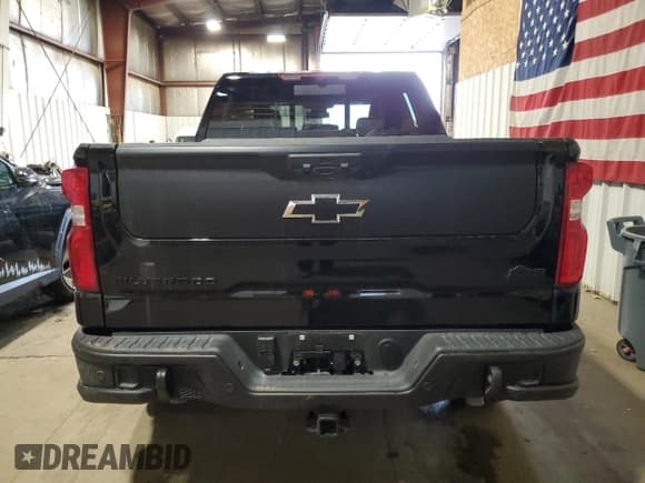 ✅ 2025 Chevrolet Silverado 1500 • VIN: 3GCUKHE83SG131804 • Lot: 90721835. Wystawiony na Copart z przebiegiem 265 mil. Bezpłatny archiwum sprzedaży aukcyjnych z USA i szczegółowy raport historii pojazdu na DreamBid. Zdjęcie 6.