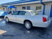 ✅ 2006 Lincoln Town Car Signature • VIN: 1LNHM81W56Y638064 • Lot: 92654125. Listed on Copart with 60,724 mi. Free auction sales archive from the USA and detailed vehicle history report at DreamBid. Image 2.
