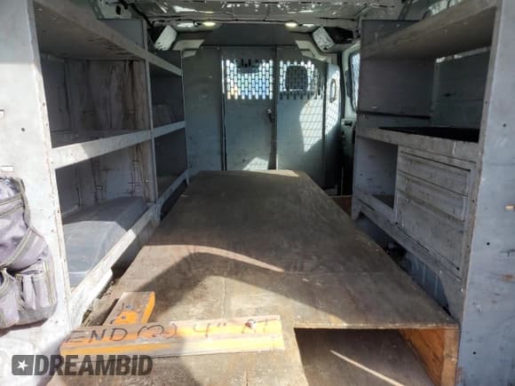 ✅ 2018 Ford Transit • VIN: 1FTYR2ZG0JKA19075 • Lot: 75819274. Wystawiony na Copart z przebiegiem 165 794 mil. Bezpłatny archiwum sprzedaży aukcyjnych z USA i szczegółowy raport historii pojazdu na DreamBid. Zdjęcie 10.