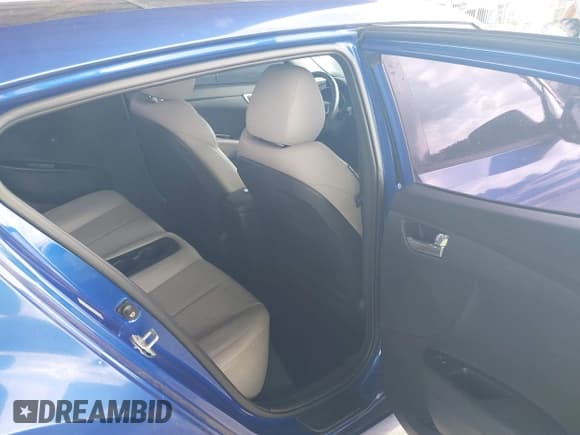 ✅ 2012 Hyundai Veloster w/Gray Int • VIN: KMHTC6AD0CU034683 • Lot: 42395112. Wystawiony na IAAI z przebiegiem 134 388 mil. Bezpłatny archiwum sprzedaży aukcyjnych z USA i szczegółowy raport historii pojazdu na DreamBid. Zdjęcie 8.