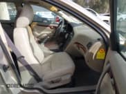 ✅ 2004 Volvo S60 • VIN: YV1RS59V142413627 • Lot: 43692092. Listed on IAAI with 140,213 mi. Free auction sales archive from the USA and detailed vehicle history report at DreamBid. Image 5.