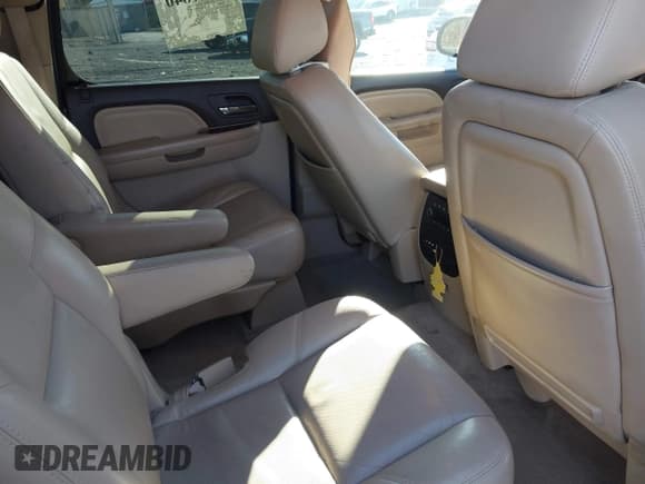 ✅ 2011 GMC Yukon XL Denali • VIN: 1GKS2MEF1BR301788 • Lot: 43527840. Listed on IAAI with 189,137 mi. Free auction sales archive from the USA and detailed vehicle history report at DreamBid. Image 8.