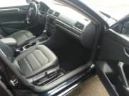 ✅ 2017 Volkswagen Passat SE • VIN: 1VWBT7A31HC064945 • Lot: 43157557. Listed on IAAI with 79,929 mi. Free auction sales archive from the USA and detailed vehicle history report at DreamBid. Image 5.