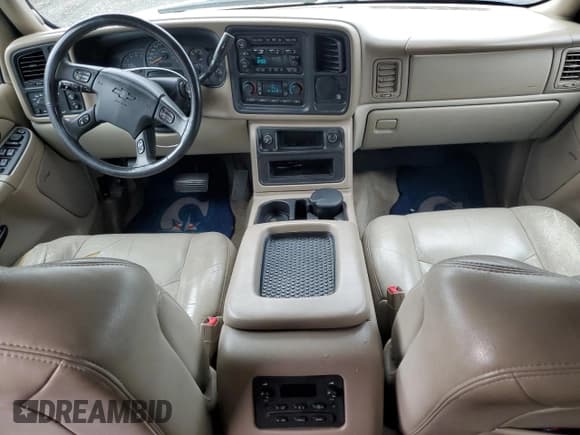 ✅ 2005 Chevrolet Suburban LT • VIN: 3GNFK16Z55G254040 • Lot: 43133425. Listed on Copart with 184,755 mi. Free auction sales archive from the USA and detailed vehicle history report at DreamBid. Image 8.