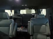 ✅ 2023 Chevrolet Suburban Premier • VIN: 1GNSCFKD0PR147144 • Lot: 75120854. Wystawiony na Copart z przebiegiem 59 430 mil. Bezpłatny archiwum sprzedaży aukcyjnych z USA i szczegółowy raport historii pojazdu na DreamBid. Zdjęcie 10.