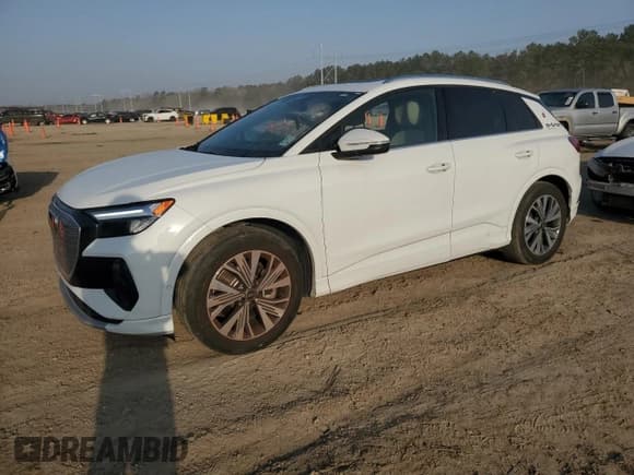 ✅ 2023 Audi Q4 e-tron Premium Plus • VIN: WA1BCBFZ7PP063996 • Lot: 48390195. Wystawiony na Copart z przebiegiem 19 392 mil. Bezpłatny archiwum sprzedaży aukcyjnych z USA i szczegółowy raport historii pojazdu na DreamBid. Zdjęcie 1.