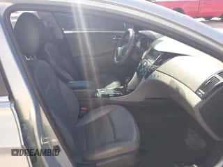 2011 Hyundai Sonata Limited z VIN 5NPEC4AC3BH147657, wystawiony jako IAAI lot #43356705 z przebiegiem 194 319 mil mil oraz . Historia ofert i sprzedaży dostępna na DreamBid. Obrazek 5.