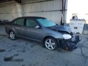 ✅ 2010 Volkswagen Jetta Limited Edition • VIN: 3VWAZ7AJ8AM099270 • Lot: 82546295. Wystawiony na Copart z przebiegiem 95 622 mil. Bezpłatny archiwum sprzedaży aukcyjnych z USA i szczegółowy raport historii pojazdu na DreamBid. Zdjęcie 4.