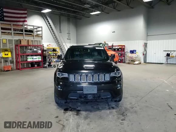 ✅ 2020 Jeep Grand Cherokee Laredo • VIN: 1C4RJFAGXLC420841 • Lot: 91309745. Wystawiony na Copart z przebiegiem 68 785 mil. Bezpłatny archiwum sprzedaży aukcyjnych z USA i szczegółowy raport historii pojazdu na DreamBid. Zdjęcie 14.