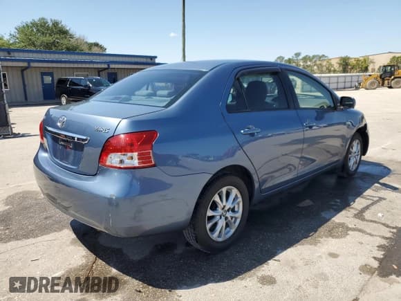 ✅ 2010 Toyota Yaris • VIN: JTDBT9K35A1368570 • Lot: 52547475. Wystawiony na Copart z przebiegiem 109 623 mil. Bezpłatny archiwum sprzedaży aukcyjnych z USA i szczegółowy raport historii pojazdu na DreamBid. Zdjęcie 3.