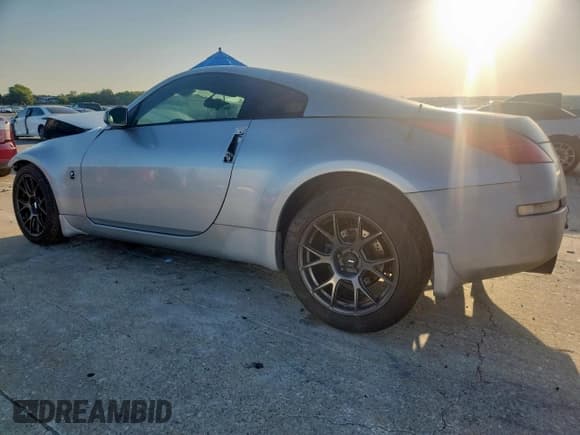 ✅ 2005 Nissan 350Z • VIN: JN1AZ34D05M605342 • Лот: 69046905. Опубликован ранее на Copart с пробегом 84 516 миль. Бесплатный доступ к архиву аукционных продаж из США и подробный отчёт об истории автомобиля на DreamBid. Изображение 2.