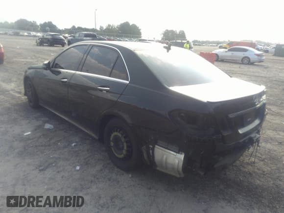 ✅ 2016 Mercedes-Benz E 350 Sport • VIN: WDDHF8JBXGB285407 • Lot: 43225665. Wystawiony na IAAI z przebiegiem 140 000 mil. Bezpłatny archiwum sprzedaży aukcyjnych z USA i szczegółowy raport historii pojazdu na DreamBid. Zdjęcie 3.