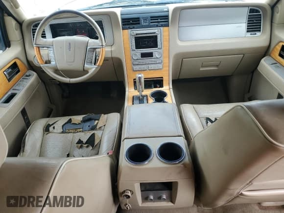 ✅ 2007 Lincoln Navigator • VIN: 5LMFU27517LJ04168 • Lot: 60284655. Wystawiony na Copart z przebiegiem 253 645 mil. Bezpłatny archiwum sprzedaży aukcyjnych z USA i szczegółowy raport historii pojazdu na DreamBid. Zdjęcie 8.