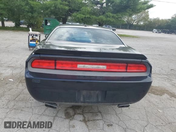✅ 2013 Dodge Challenger Rallye Redline • VIN: 2C3CDYAG8DH581829 • Lot: 73799044. Wystawiony na Copart z przebiegiem 163 076 mil. Bezpłatny archiwum sprzedaży aukcyjnych z USA i szczegółowy raport historii pojazdu na DreamBid. Zdjęcie 6.