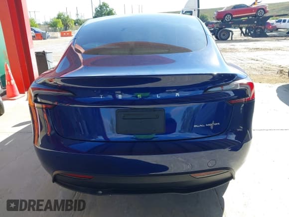 ✅ 2024 Tesla Model 3 Long Range • VIN: 5YJ3E1EB4RF830476 • Lot: 43737248. Wystawiony na IAAI z przebiegiem 10 482 mil. Bezpłatny archiwum sprzedaży aukcyjnych z USA i szczegółowy raport historii pojazdu na DreamBid. Zdjęcie 16.