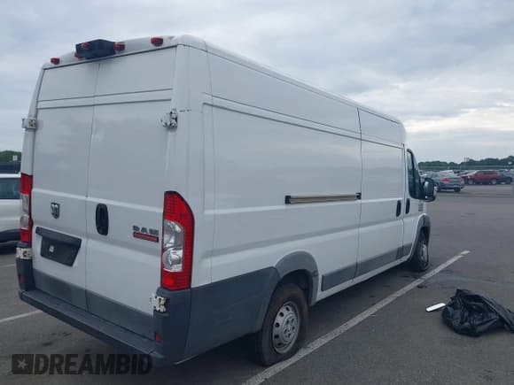 ✅ 2017 Ram ProMaster Cargo • VIN: 3C6URVJG0HE550437 • Lot: 42698604. Listed on IAAI with 170,033 mi. Free auction sales archive from the USA and detailed vehicle history report at DreamBid. Image 4.