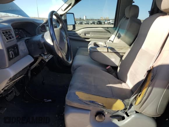 ✅ 2004 Ford F-350 XL • VIN: 1FTSX31P44ED39810 • Лот: 81461174. Опубликован ранее на Copart с пробегом Не указан. Бесплатный доступ к архиву аукционных продаж из США и подробный отчёт об истории автомобиля на DreamBid. Изображение 7.