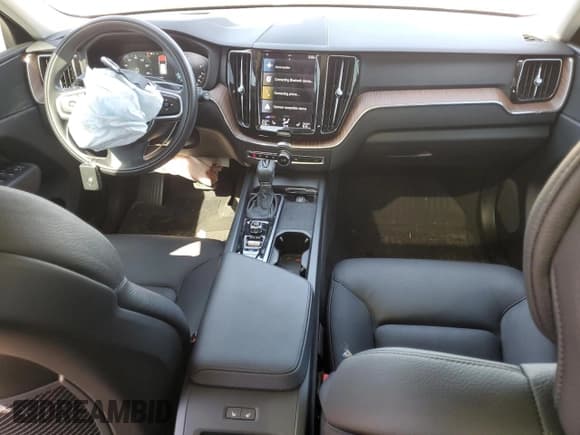 ✅ 2021 Volvo XC60 Momentum • VIN: YV4102RK7M1869468 • Лот: 82345965. Опубликован ранее на Copart с пробегом 36 629 миль. Бесплатный доступ к архиву аукционных продаж из США и подробный отчёт об истории автомобиля на DreamBid. Изображение 8.