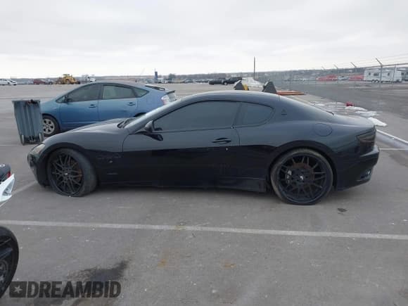 ✅ 2008 Maserati GranTurismo • VIN: ZAMGJ45A280038650 • Lot: 43909986. Wystawiony na IAAI z przebiegiem 85 821 mil. Bezpłatny archiwum sprzedaży aukcyjnych z USA i szczegółowy raport historii pojazdu na DreamBid. Zdjęcie 15.