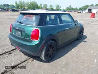 2016 MINI Hardtop with VIN WMWXP5C52G2D14536, listed as a IAAI auction lot 42565690 with 62,682 mi miles and . Bid and sale history available at DreamBid. Image 4.