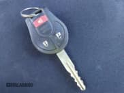 ✅ 2015 Nissan Note S Plus • VIN: 3N1CE2CP1FL374067 • Lot: 41587312. Wystawiony na IAAI z przebiegiem 140 797 mil. Bezpłatny archiwum sprzedaży aukcyjnych z USA i szczegółowy raport historii pojazdu na DreamBid. Zdjęcie 11.