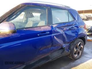 ✅ 2024 Hyundai Venue SEL • VIN: KMHRC8A33RU332196 • Lot: 41395163. Listed on IAAI with 3,986 mi. Free auction sales archive from the USA and detailed vehicle history report at DreamBid. Image 6.