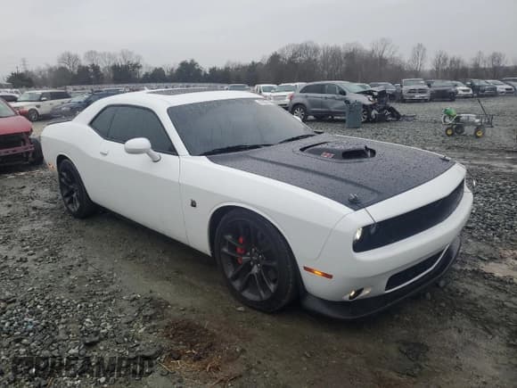 ✅ 2021 Dodge Challenger R/T Scat Pack • VIN: 2C3CDZFJ5MH681154 • Lot: 45398764. Wystawiony na Copart z przebiegiem 17 355 mil. Bezpłatny archiwum sprzedaży aukcyjnych z USA i szczegółowy raport historii pojazdu na DreamBid. Zdjęcie 4.