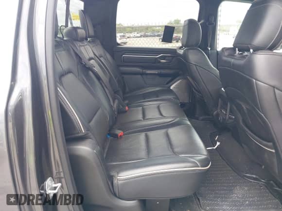 2019 Ram 1500 Limited z VIN 1C6SRFPT0KN519175, wystawiony jako IAAI lot #42545851 z przebiegiem 84 280 mil mil oraz . Historia ofert i sprzedaży dostępna na DreamBid. Obrazek 8.