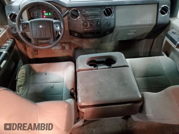 ✅ 2008 Ford F-250 XL • VIN: 1FTSW20528ED44586 • Lot: 83559544. Wystawiony na Copart z przebiegiem 325 052 mil. Bezpłatny archiwum sprzedaży aukcyjnych z USA i szczegółowy raport historii pojazdu na DreamBid. Zdjęcie 8.