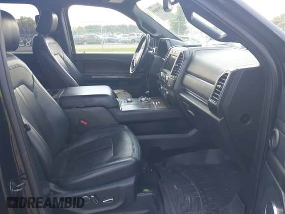 ✅ 2018 Ford Expedition Max Limited • VIN: 1FMJK2AT4JEA47759 • Lot: 42830664. Wystawiony na IAAI z przebiegiem 177 482 mil. Bezpłatny archiwum sprzedaży aukcyjnych z USA i szczegółowy raport historii pojazdu na DreamBid. Zdjęcie 5.