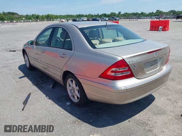 ✅ 2001 Mercedes-Benz C 230/260/280/320 • VIN: WDBRF64J81F096100 • Lot: 43096535. Wystawiony na IAAI z przebiegiem 80 917 mil. Bezpłatny archiwum sprzedaży aukcyjnych z USA i szczegółowy raport historii pojazdu na DreamBid. Zdjęcie 3.