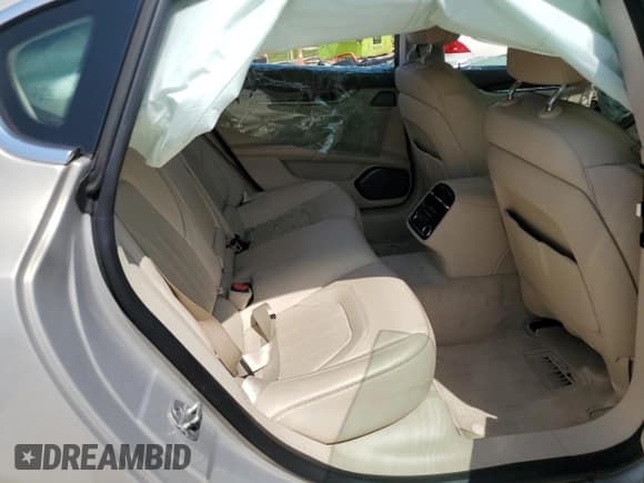 ✅ 2014 Maserati Quattroporte GTS • VIN: ZAM56PPA4E1088897 • Lot: 67816454. Wystawiony na Copart z przebiegiem 54 797 mil. Bezpłatny archiwum sprzedaży aukcyjnych z USA i szczegółowy raport historii pojazdu na DreamBid. Zdjęcie 10.