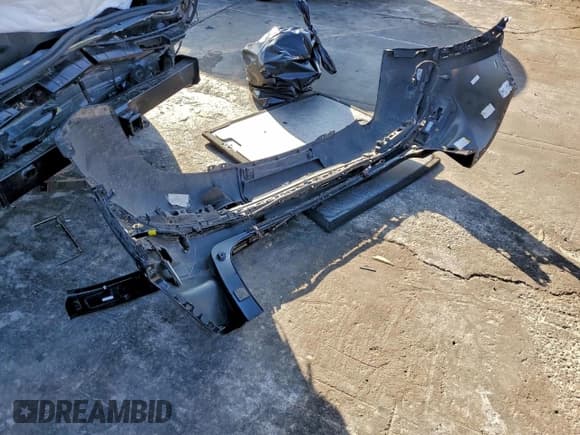 ✅ 2024 Jeep Grand Cherokee • VIN: 1C4RJYB69RC133470 • Lot: 94190015. Listed on Copart with 30,878 mi. Free auction sales archive from the USA and detailed vehicle history report at DreamBid. Image 12.