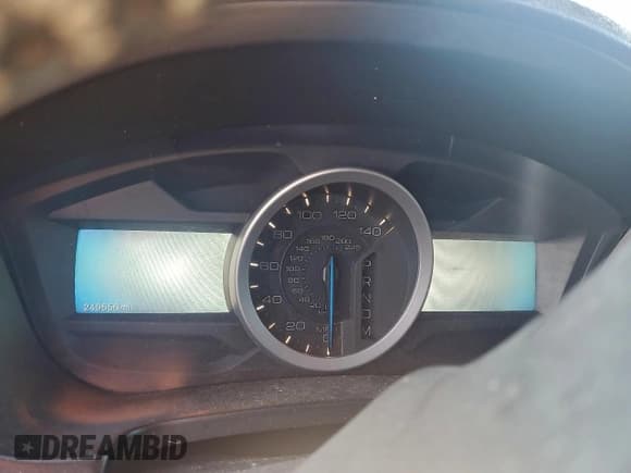 ✅ 2011 Ford Explorer XLT • VIN: 1FMHK8D80BGA10075 • Lot: 94349895. Wystawiony na Copart z przebiegiem 249 656 mil. Bezpłatny archiwum sprzedaży aukcyjnych z USA i szczegółowy raport historii pojazdu na DreamBid. Zdjęcie 9.