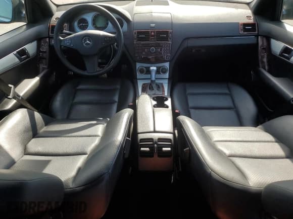 ✅ 2008 Mercedes-Benz C 300 Sport • VIN: WDDGF54X58F052255 • Лот: 70891885. Опубликован ранее на Copart с пробегом 79 953 миль. Бесплатный доступ к архиву аукционных продаж из США и подробный отчёт об истории автомобиля на DreamBid. Изображение 8.