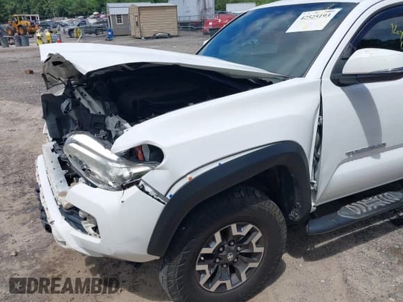 ✅ 2017 Toyota Tacoma SR5 • VIN: 5TFAZ5CNXHX025361 • Lot: 42525193. Listed on IAAI with 78,720 mi. Free auction sales archive from the USA and detailed vehicle history report at DreamBid. Image 6.