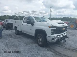 ✅ 2024 Chevrolet Silverado 2500HD • VIN: 1GB2YLE73RF353100 • Лот: 43300422. Опубликован ранее на IAAI с пробегом 15 169 миль. Бесплатный доступ к архиву аукционных продаж из США и подробный отчёт об истории автомобиля на DreamBid. Изображение 1.