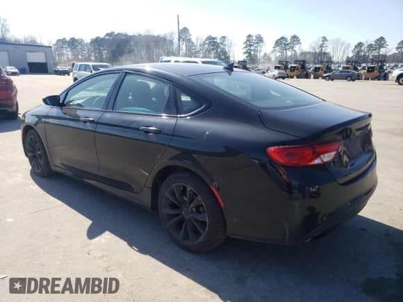 ✅ 2016 Chrysler 200 S • VIN: 1C3CCCBB0GN128003 • Lot: 46461895. Wystawiony na Copart z przebiegiem 156 798 mil. Bezpłatny archiwum sprzedaży aukcyjnych z USA i szczegółowy raport historii pojazdu na DreamBid. Zdjęcie 2.