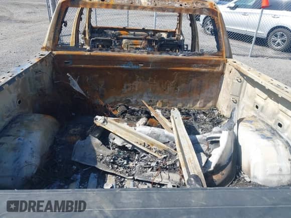 2021 Chevrolet Silverado 1500 LT with VIN 3GCUYDED9MG172722, listed as a IAAI auction lot 42284767 with Not provided miles and . Bid and sale history available at DreamBid. Image 15.