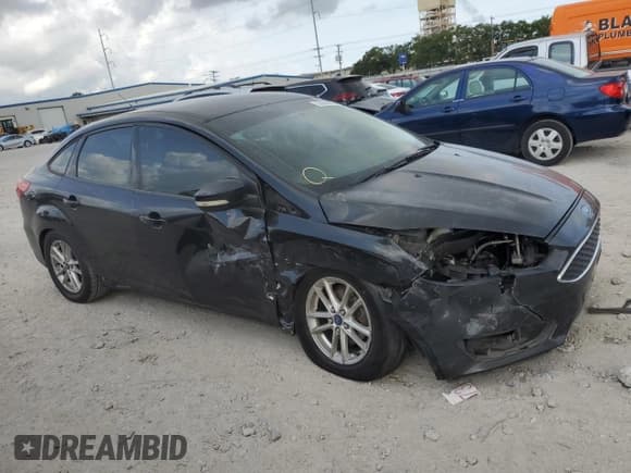 ✅ 2015 Ford Focus SE • VIN: 1FADP3F29FL330191 • Lot: 58309895. Wystawiony na Copart z przebiegiem 179 043 mil. Bezpłatny archiwum sprzedaży aukcyjnych z USA i szczegółowy raport historii pojazdu na DreamBid. Zdjęcie 4.