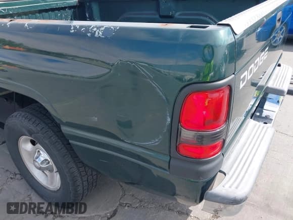 ✅ 2001 Dodge 1500 • VIN: 3B7HC13Z61G758822 • Lot: 42736366. Listed on IAAI with 114,934 mi. Free auction sales archive from the USA and detailed vehicle history report at DreamBid. Image 18.
