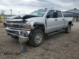 ✅ 2015 Chevrolet Silverado 2500HD Work Truck • VIN: 1GC1KUEG8FF664922 • Лот: 53850725. Опубликован ранее на Copart с пробегом 84 600 миль. Бесплатный доступ к архиву аукционных продаж из США и подробный отчёт об истории автомобиля на DreamBid. Изображение 1.