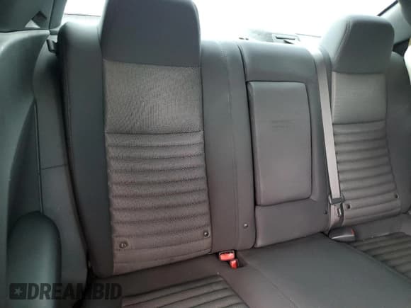 ✅ 2013 Dodge Challenger SXT • VIN: 2C3CDYAG7DH660084 • Lot: 79347964. Wystawiony na Copart z przebiegiem 97 067 mil. Bezpłatny archiwum sprzedaży aukcyjnych z USA i szczegółowy raport historii pojazdu na DreamBid. Zdjęcie 10.